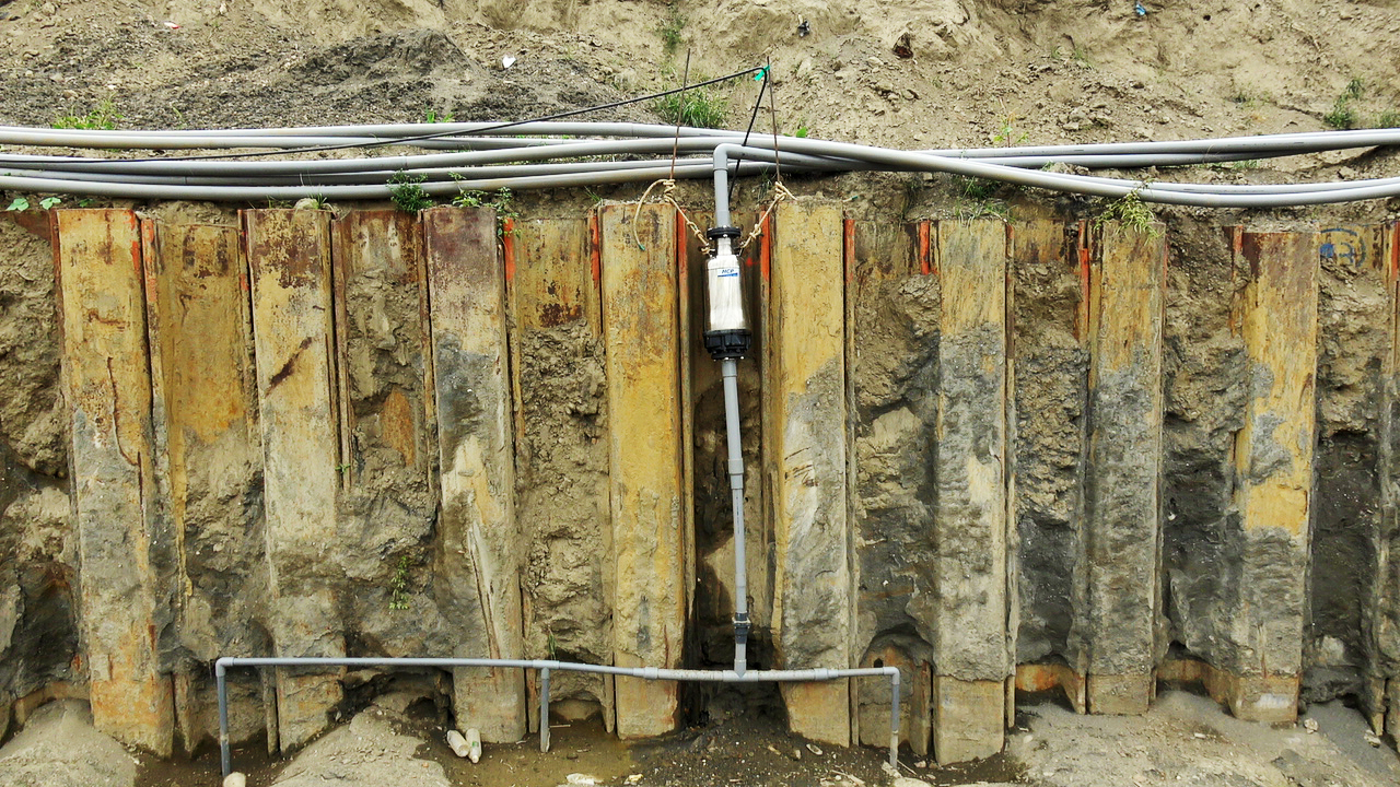 台湾屏东 六块厝产业园区凿井束水工程